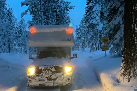 Jonanie - 4x4 Dodge & Cabover Camper (Starlink)