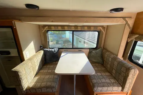 Jonanie - 4x4 Dodge & Cabover Camper (Starlink)