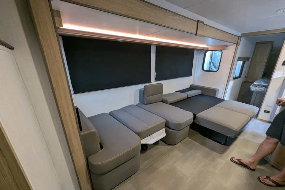 Noble Cozy Camper Cruiser RV Avenir Travel Trailer