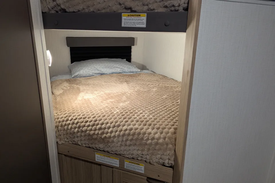 Noble Cozy Camper Cruiser RV Avenir Travel Trailer