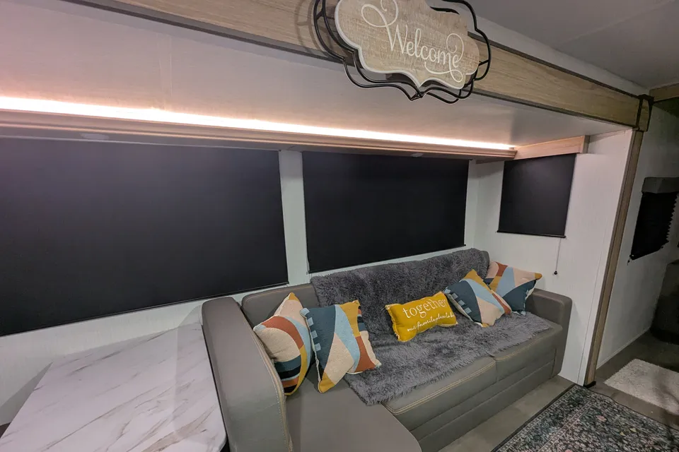 Noble Cozy Camper Cruiser RV Avenir Travel Trailer
