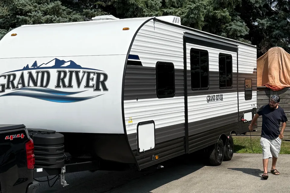Used 1 weekend Grand River 27BHP Travel Trailer