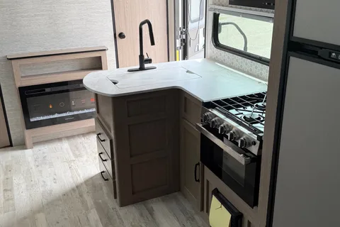 Susie’s Special waiting fall & winter bookings 2026 Grand River 27BHP Travel Trailer