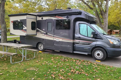 Henry & Linda's 2017 Winnebago Fuse 23T 