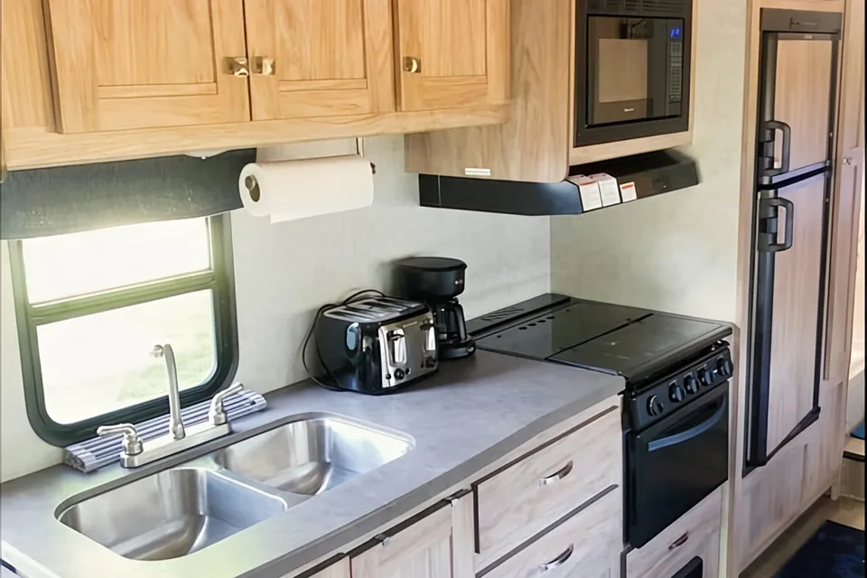 2018 Forest River Sunseeker 2850SLE Class C