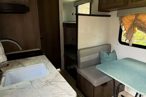Forest River Coachmen Clipper 17BH Trailer