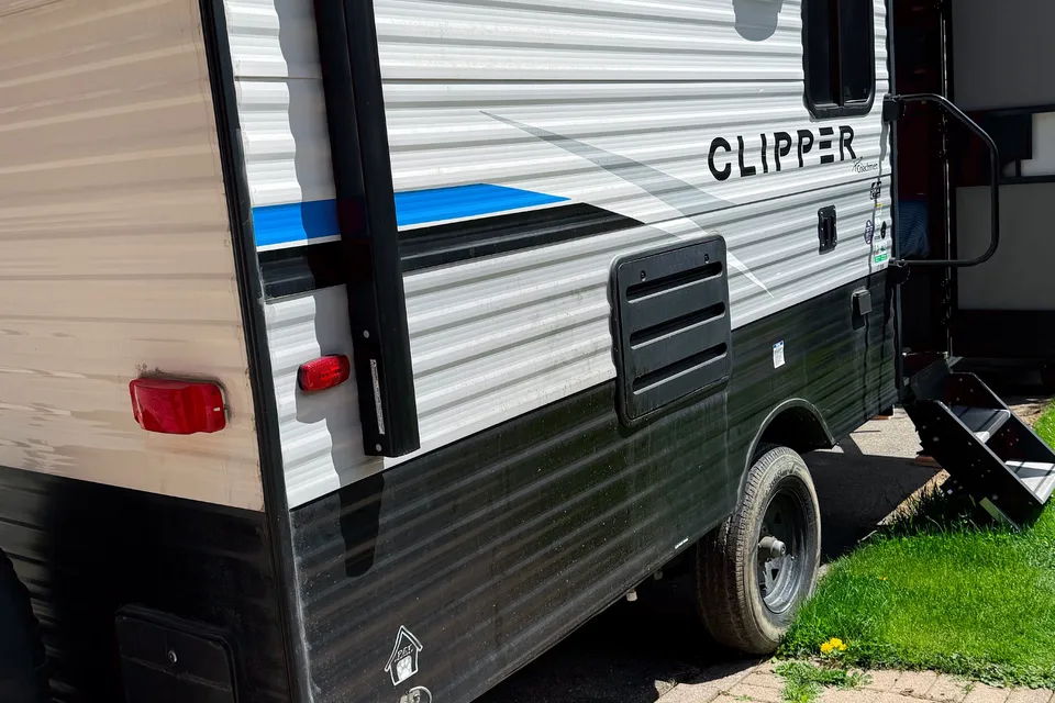 Forest River Coachmen Clipper 17BH Trailer
