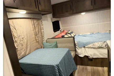 Forest River Coachmen Clipper 17BH Trailer