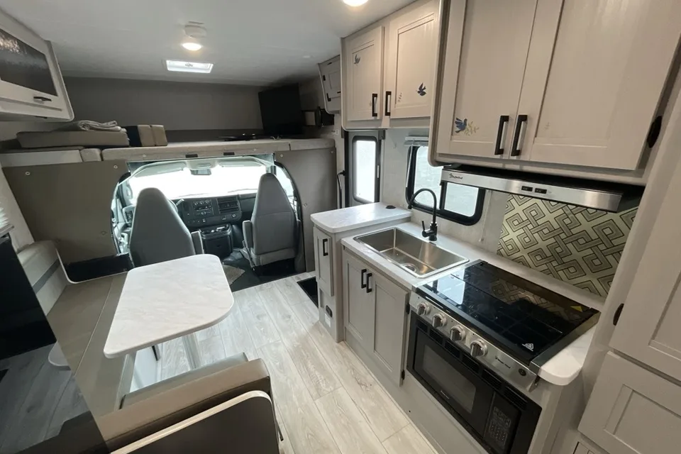 Erik's Coachmen Freelander Class C