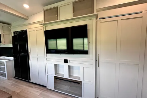 Forest River Heritage 320 viewGlen Fifth Wheel