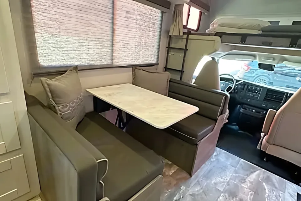 New Gulf Stream Conquest Class C 24ft. - FREE PRIVATE SHUTTLE - Layla-
