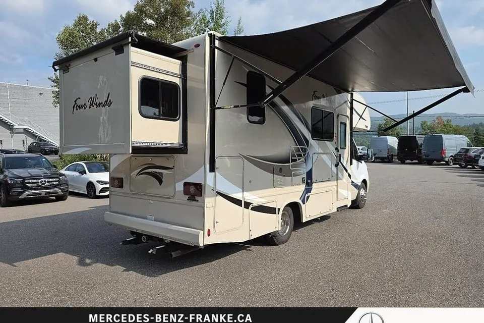 Exequiel's Mercedes-Benz 2017 Mercedes-Benz Sprinter Class B