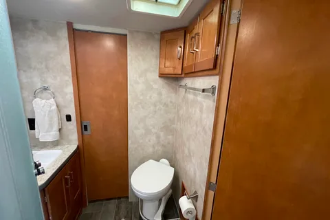 Winnebago Minnie Winnie bunk house 31G Class C