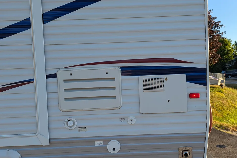 Summer's Jayco Jay flight  Travel Trailer