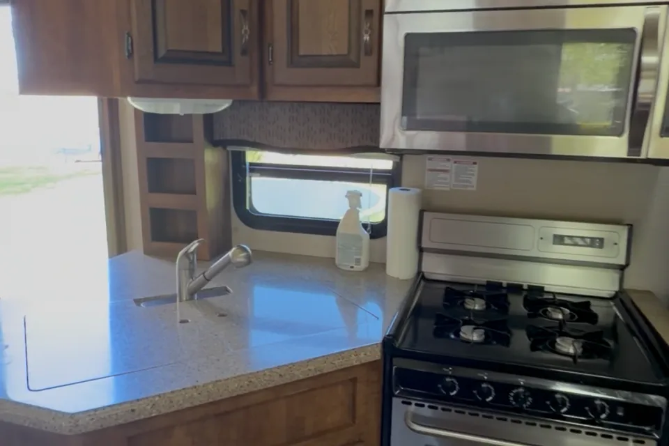 Aurora's Hampton Crossroads Travel Trailer