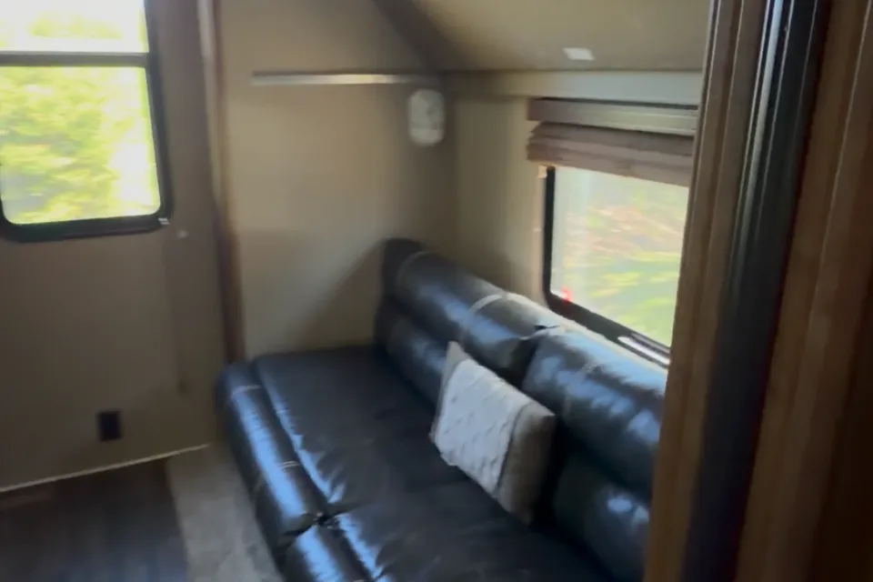 Aurora's Hampton Crossroads Travel Trailer