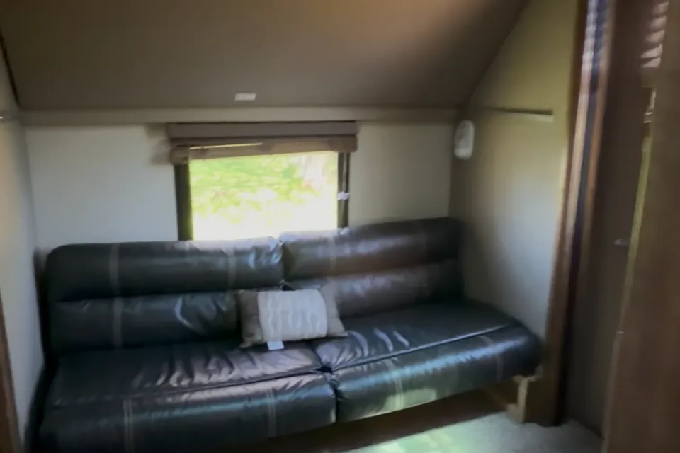 Aurora's Hampton Crossroads Travel Trailer
