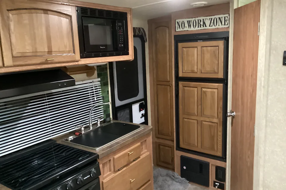 Cozy Flagstaff Ultra Lite Travel Trailer