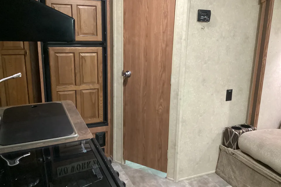 Cozy Flagstaff Ultra Lite Travel Trailer