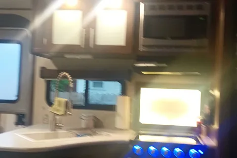 Anthony's Prime Time 24bh Travel Trailer