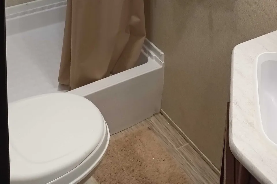 Anthony's Prime Time 24bh Travel Trailer