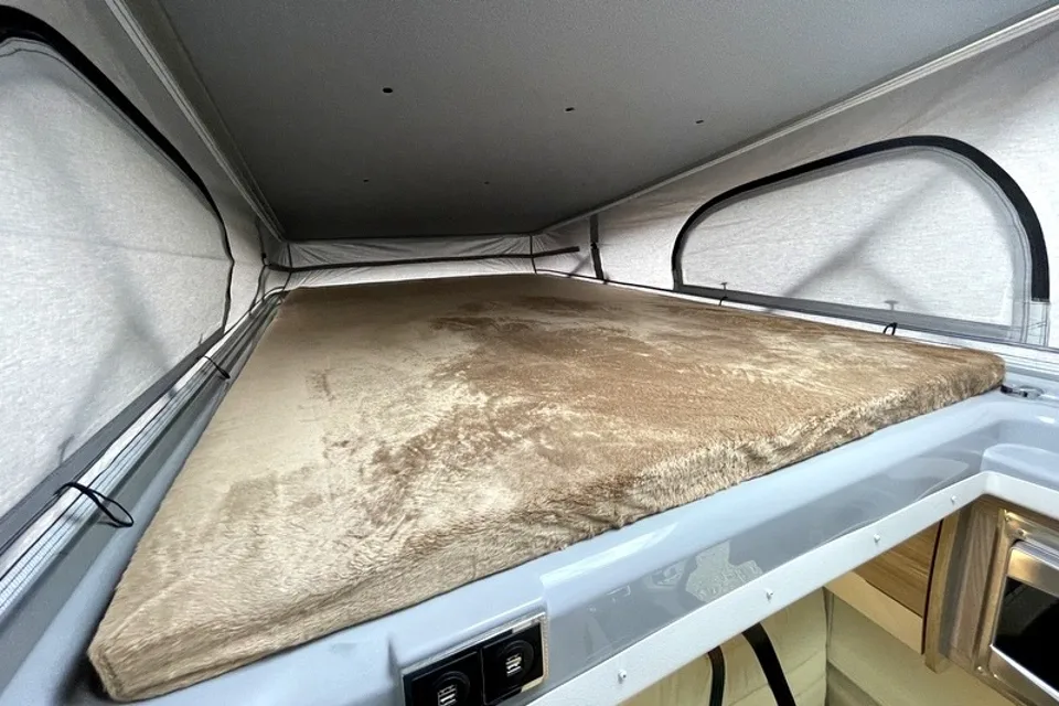 Boots, 2023 Thor Motor Coach Scope Class B