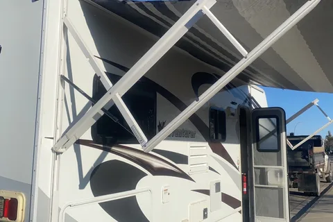 Fleet #C7 Mid-size Class C – Luxury Option for Families & Friends (Sleeps 4 Adults, 2 Children)