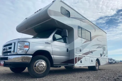 Fleet #C7 Mid-size Class C – Luxury Option for Families & Friends (Sleeps 4 Adults, 2 Children)