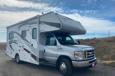 Fleet #C7 Mid-size Class C – Luxury Option for Families & Friends (Sleeps 4 Adults, 2 Children)
