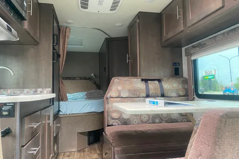 Fleet #C7 Mid-size Class C – Luxury Option for Families & Friends (Sleeps 4 Adults, 2 Children)