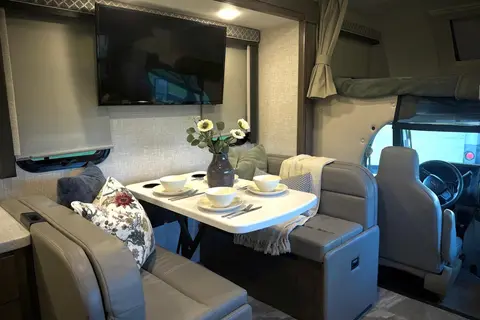 Bob's Thor Motor Coach Quantum Class C