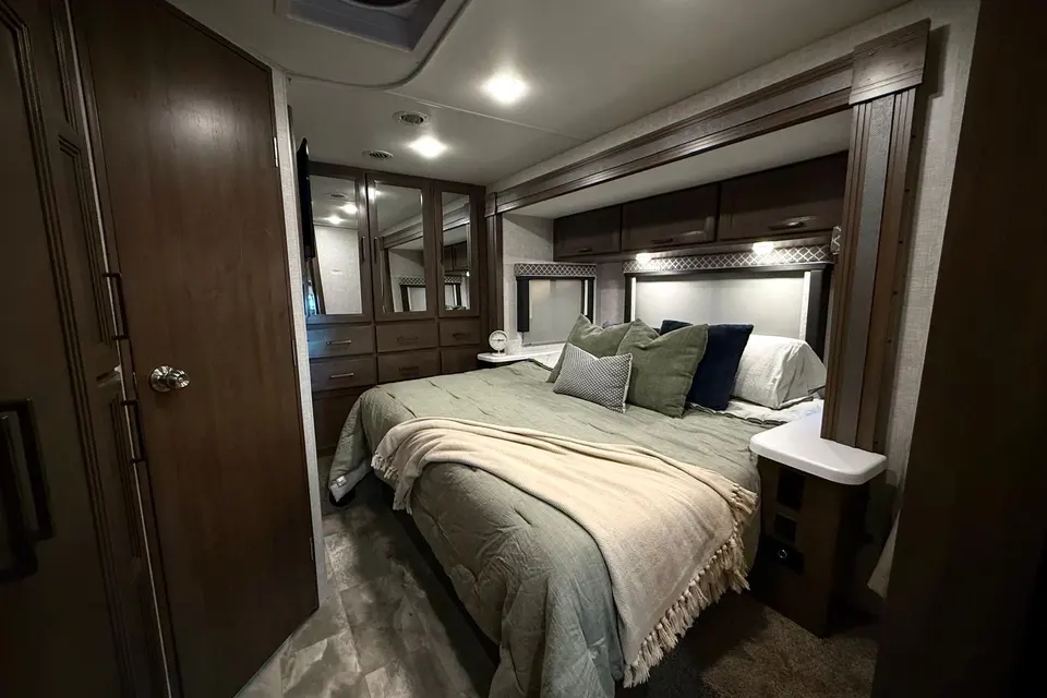 Bob's Thor Motor Coach Quantum Class C
