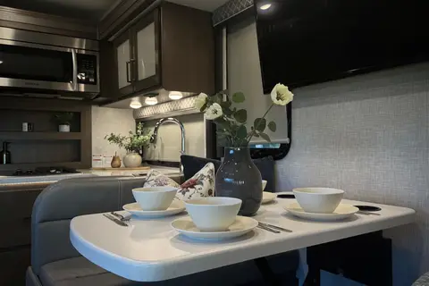 Bob's Thor Motor Coach Quantum Class C