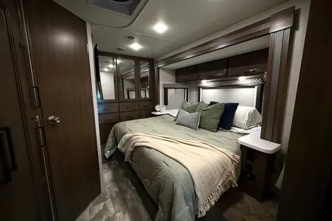 Bob's Thor Motor Coach Quantum Class C