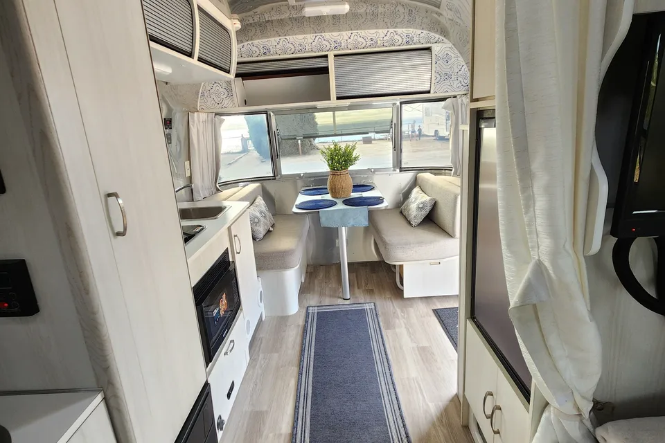 Airstream Bambi 19
