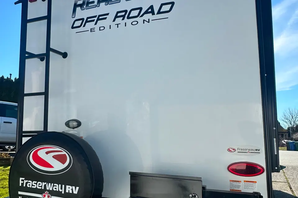 MOSH's Real lite mini trailer