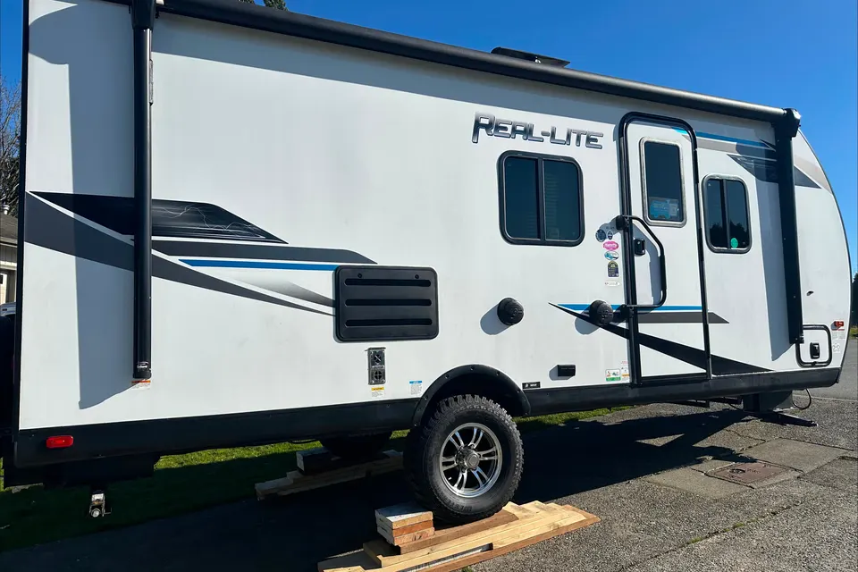 MOSH's Real lite mini trailer