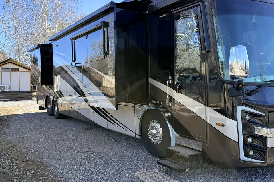 Entegra Coach Aspire 44R Class A