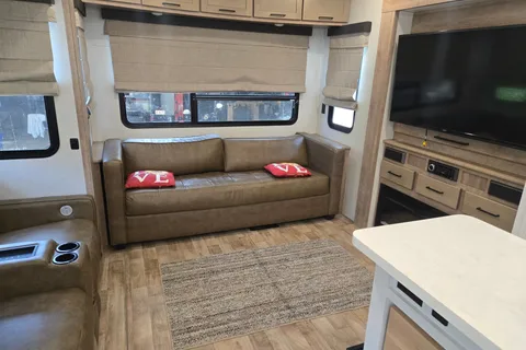 Mark's Keystone Arcadia 3660 RL Fifth Wheel