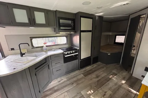 Jordan's Dutchmen Aspen Trail LE Travel Trailer