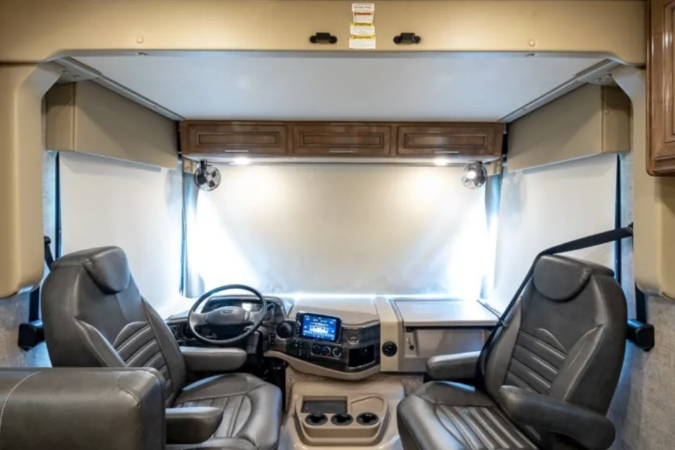 2020 Thor Motor Coach Miramar - Class A Motorhome