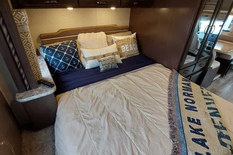 Kevin's Thor Motor Coach Freedom Elite Class C