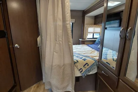 Kevin's Thor Motor Coach Freedom Elite Class C