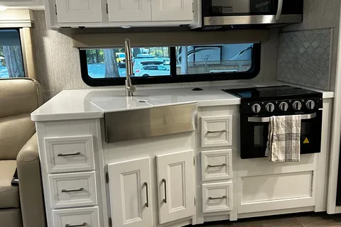 Wolf Den rentals-Coachmen Mirada Class A. Delivery and pick up only