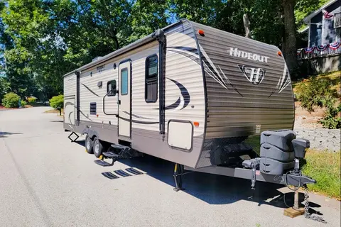 Hideaway RV rentals Pet friendly 2 bedroom spacious Hideout
