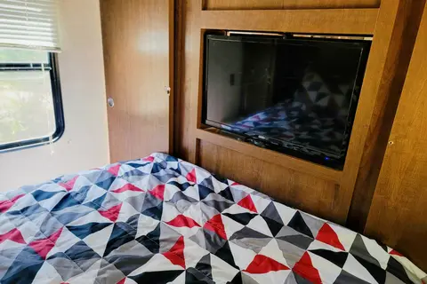 Hideaway RV rentals Pet friendly 2 bedroom spacious Hideout