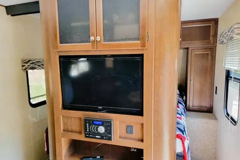 Hideaway RV rentals Pet friendly 2 bedroom spacious Hideout