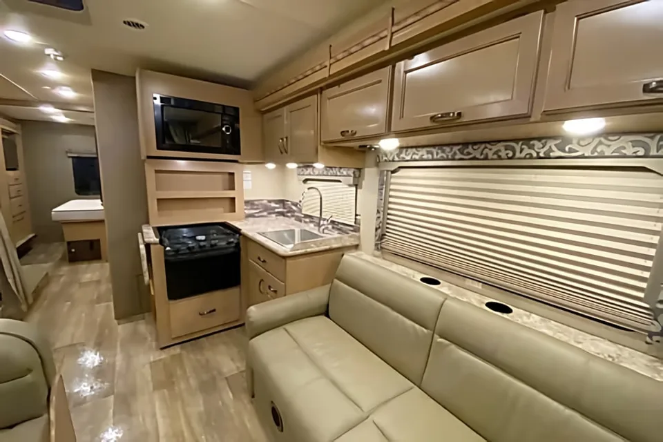 [41] Stress Free RVs - 2021 - Thor Motorcoach - Four Winds - 30D