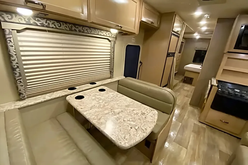 [41] Stress Free RVs - 2021 - Thor Motorcoach - Four Winds - 30D