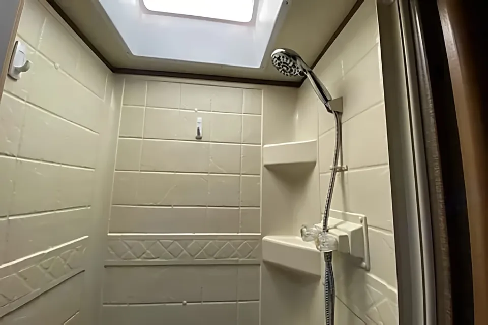 [41] Stress Free RVs - 2021 - Thor Motorcoach - Four Winds - 30D